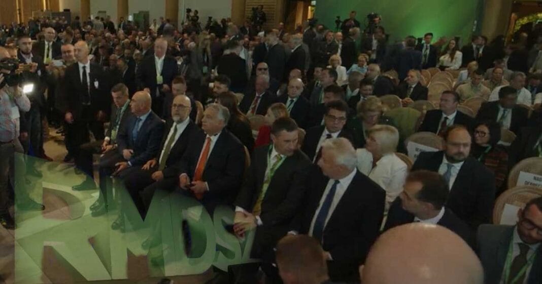 Congres Udmr Imn Tinut Secuiesc 001 Congres Udmr Imn Tinut Secuiesc 001