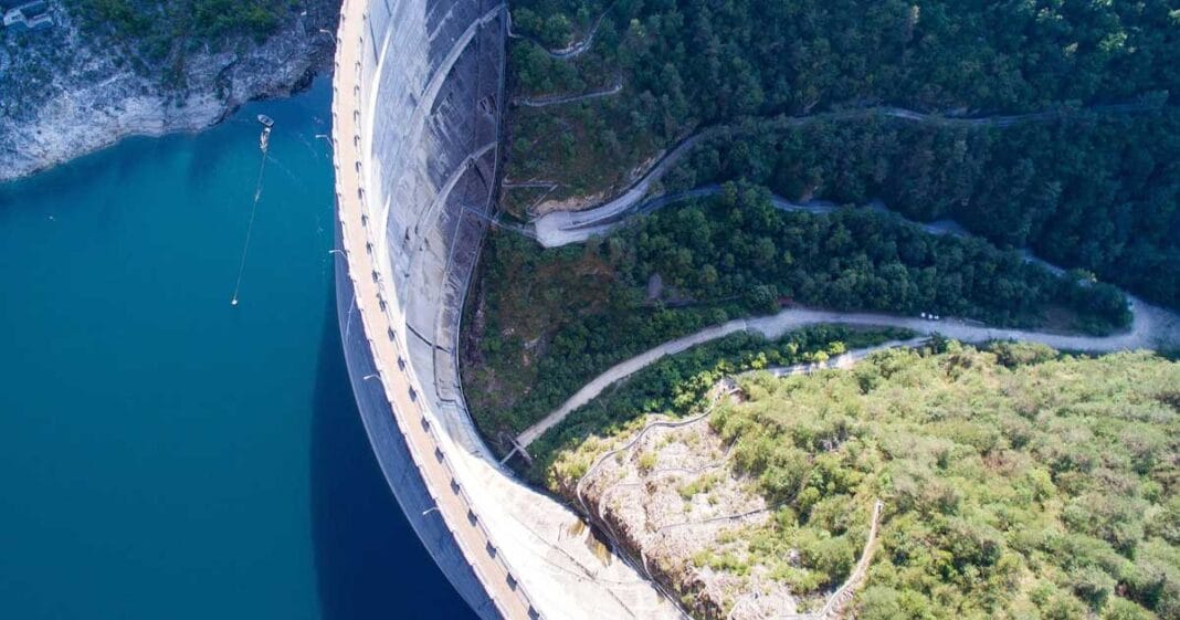 Control la Apele Române dezvăluie pierderi de 450 milioane euro din fonduri PNRR pentru infrastructură de protecție împotriva inundațiilor