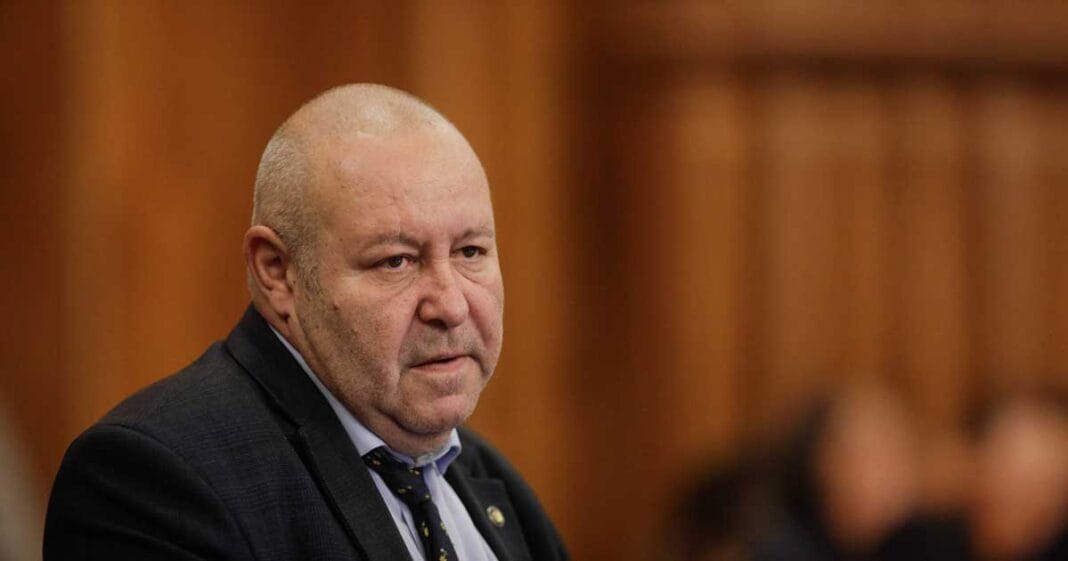 Daniel Fenechiu liderul senatorilor PNL critică dur coaliția pentru criza pensiilor magistraților