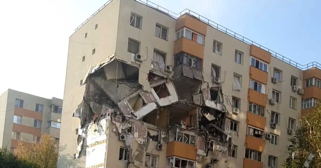 Blocul distrus de explozia din Rahova unde locatarii riscă să devină chiriași după reconstrucție