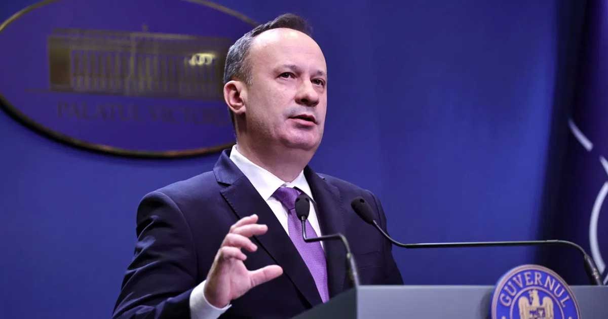 Adrian Câciu prezintă grafice cu evoluția datoriei publice a României, noiembrie 2025