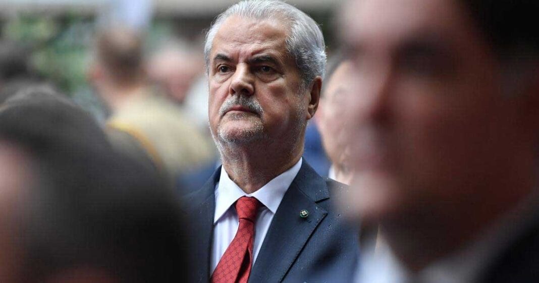 Adrian Nastase Il Taxeaza Pe Traian Basescu De Ziua Lui 001 Adrian Năstase face declarații despre dosarele DNA deschise de Daniel Morar în perioada 2005-2012, noiembrie 2025