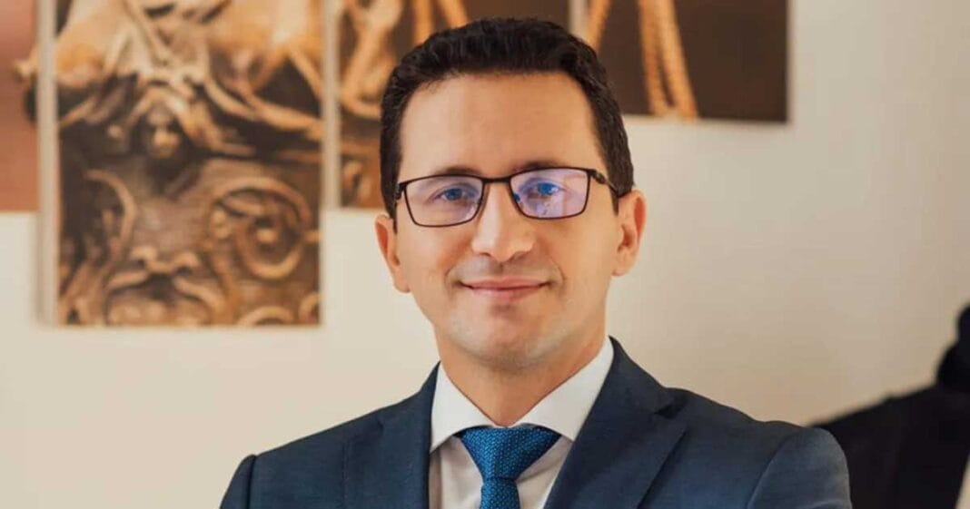 Alin Ene, membru al Consiliului Superior al Magistraturii, critică declarațiile vicepremierului Oana Gheorghiu despre pensiile magistraților, noiembrie 2025