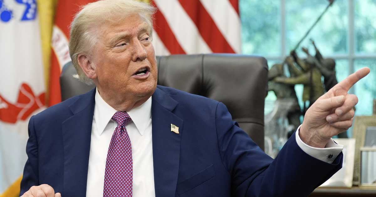 Donald Trump vorbind la conferința de presă de Ziua Recunoștinței la Casa Albă, noiembrie 2025, când a atacat o jurnalistă