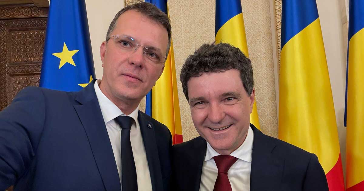 Ionuț Moșteanu anunță demisia din funcția de ministru al Apărării după scandalul CV-ului falsificat, noiembrie 2025
