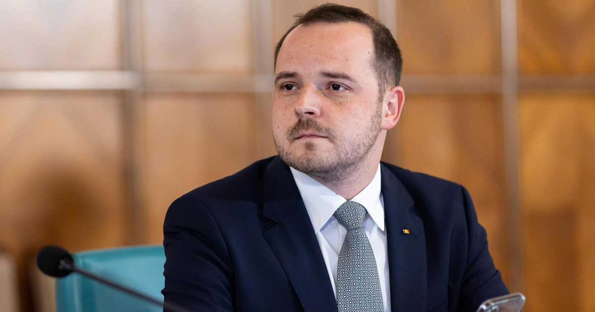 Ministrul Sanatatii Promite Shimbari In Sistemul De Sanatate 001 Alexandru Rogobete, ministrul Sănătății, anunțând reformele în sistemul medical la conferința de presă din Timișoara, noiembrie 2025