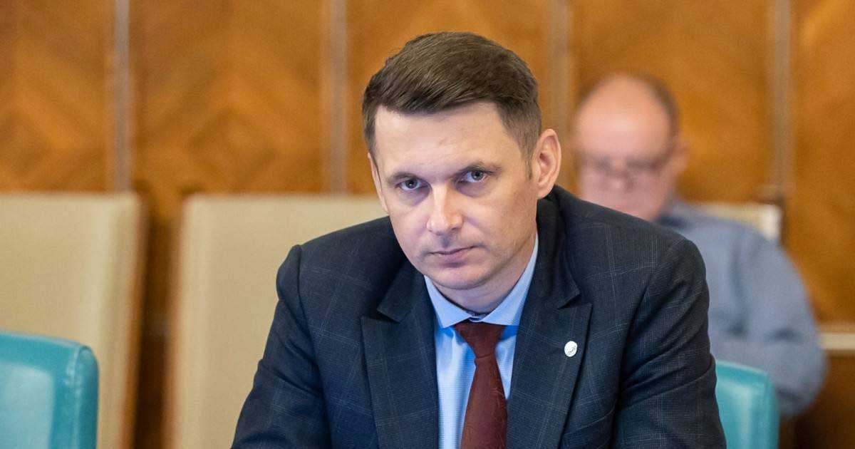 Mircea Abrudean Fondurile Pnrr Salvate Doar Adoptare Pensii Magistrati 001 Ilie Bolojan anunțând reforma pensiilor magistraților la conferința de presă de la Palatul Victoria, noiembrie 2025