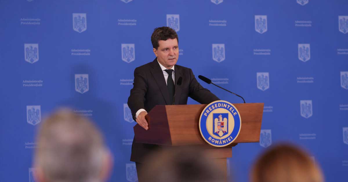 Nicușor Dan oferă declarații de presă despre viitorul rafinăriei Petrotel Lukoil din Ploiești, noiembrie 2025
