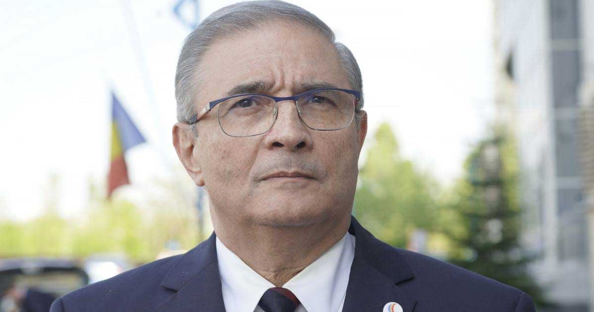 Silviu Predoiu, fost șef al Serviciului Extern de Informații, critică măsurile guvernului Bolojan privind reducerea salariilor militarilor și bugetarilor, noiembrie 2025