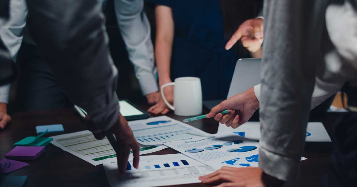 Statul Roman Campion La Datorii Companii Pe Minus 001 Companii de stat cu pierderi financiare majore în timp ce directorii primesc salarii generoase, România 2025