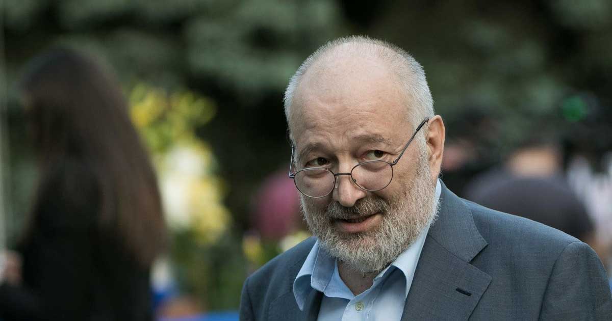 Ionuț Moșteanu la conferință de presă ca ministru al Apărării Naționale, înainte de demisie, noiembrie 2025