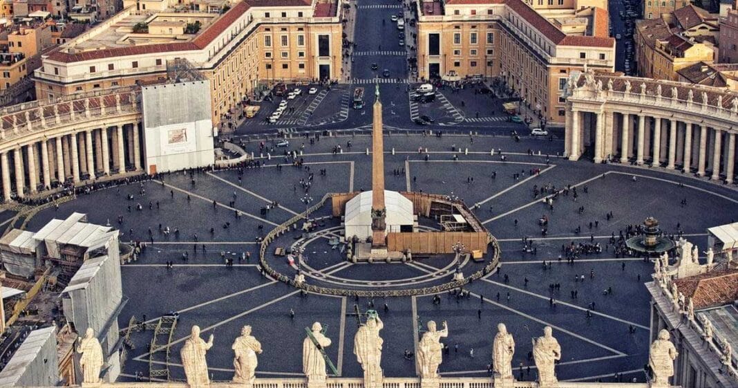 Vatican Decizie Impact Major Rol Fecioara Maria 001 Cardinalul Víctor Manuel Fernández prezintă documentul Mater Populi Fidelis despre titlurile mariale la Vatican, noiembrie 2025