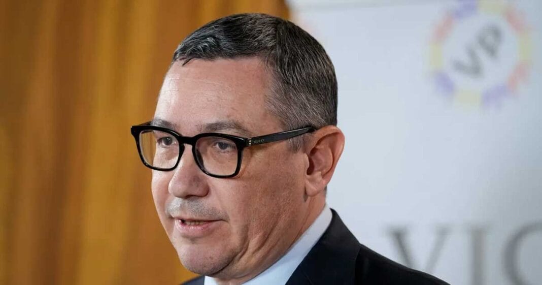 Victor Ponta la conferința de presă unde comentează situația politică din România și decizia lui Călin Georgescu, noiembrie 2025