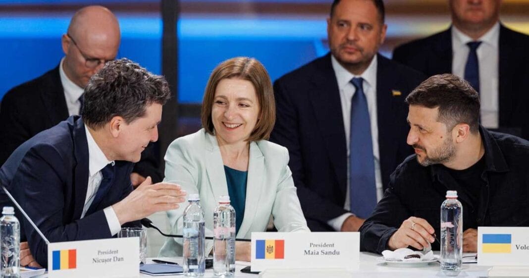 Președintele Ucrainei Volodimir Zelenski în timpul convorbirii telefonice cu președintele României Nicușor Dan despre cooperarea în domeniul apărării, noiembrie 2025