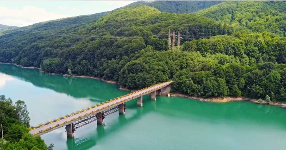 Virgiliu-Daniel Nanu prezintă situația crizei apei la ședința de urgență de la Barajul Paltinu, Prahova, decembrie 2024