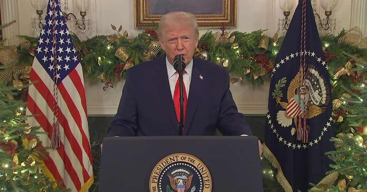 Donald Trump la Kennedy Center din Washington, decembrie 2025, în contextul controversei privind redenumirea instituției culturale