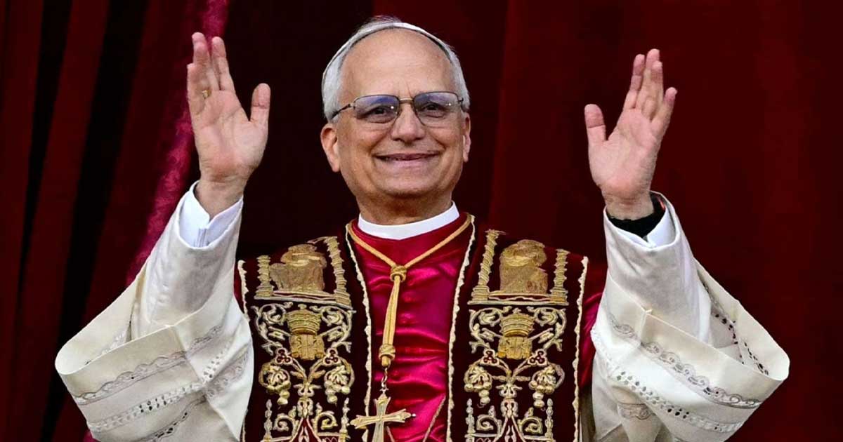 Papa Leon în timpul liturghiei de Ajun al Crăciunului la Bazilica Sfântul Petru din Vatican, decembrie 2025