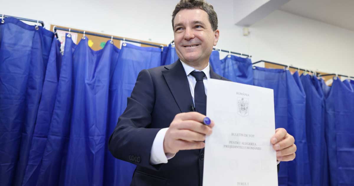 Președintele Nicușor Dan la ieșirea de la secția de votare din București, 7 decembrie 2025, declarații despre coaliție
