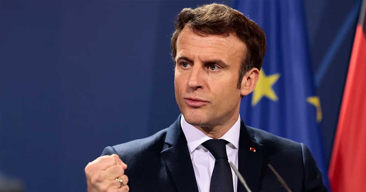 Emmanuel Macron la un eveniment public după viralizarea videoclipului deepfake cu o lovitură de stat în Franța, decembrie 2025