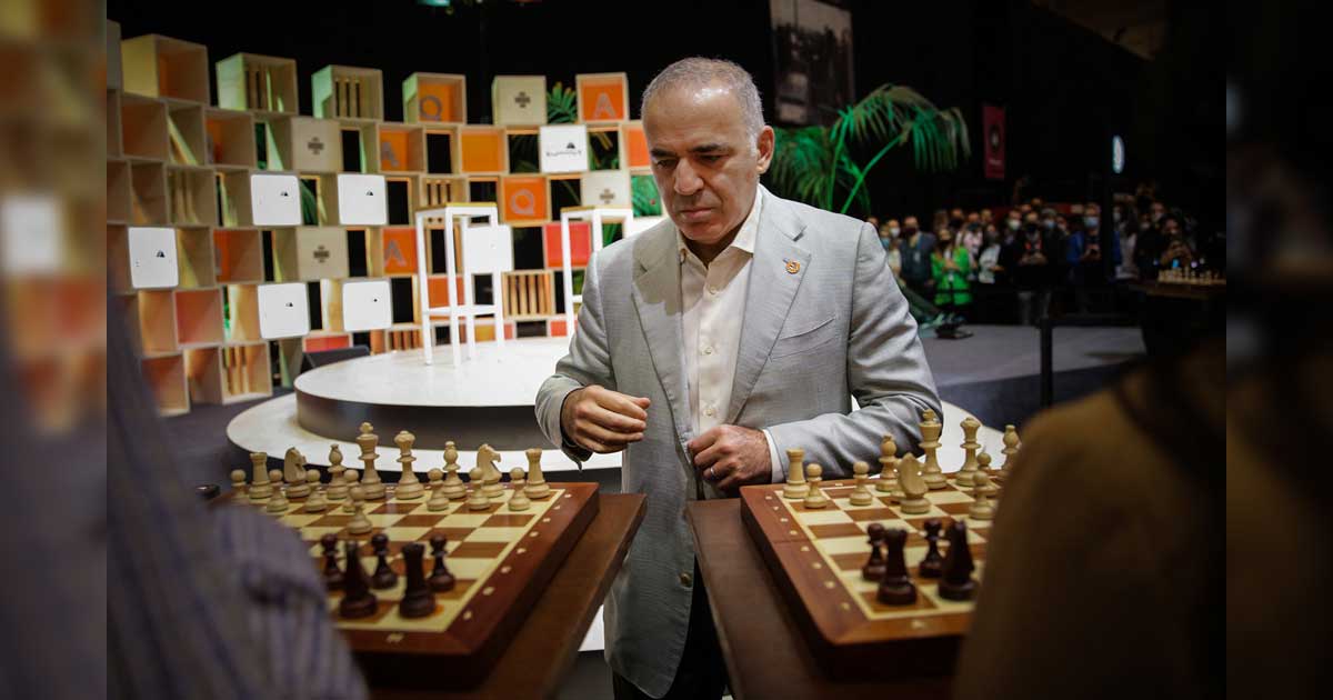 rusia a ordonat arestarea mlui gari kasparov este unul dintre cei mai mari adversari ai lui putin 702622 Rusia A Ordonat Arestarea Mlui Gari Kasparov Este Unul Dintre Cei Mai Mari Adversari Ai Lui Putin 702622