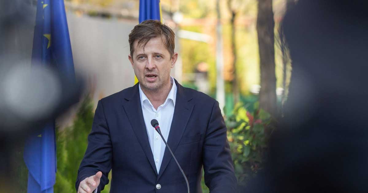 Ilie Bolojan, președintele PNL și prim-ministru al României, în timpul ședinței tensionate cu Hubert Thuma la Vila Lac, decembrie 2025