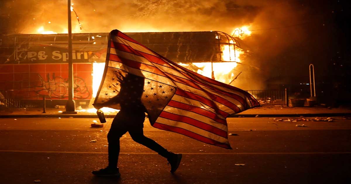 adiministratia de la casa alba incearca sa opreasca protestele din mineapolis 574698 Protestatari în Minneapolis manifestând împotriva operațiunilor ICE, ianuarie 2026