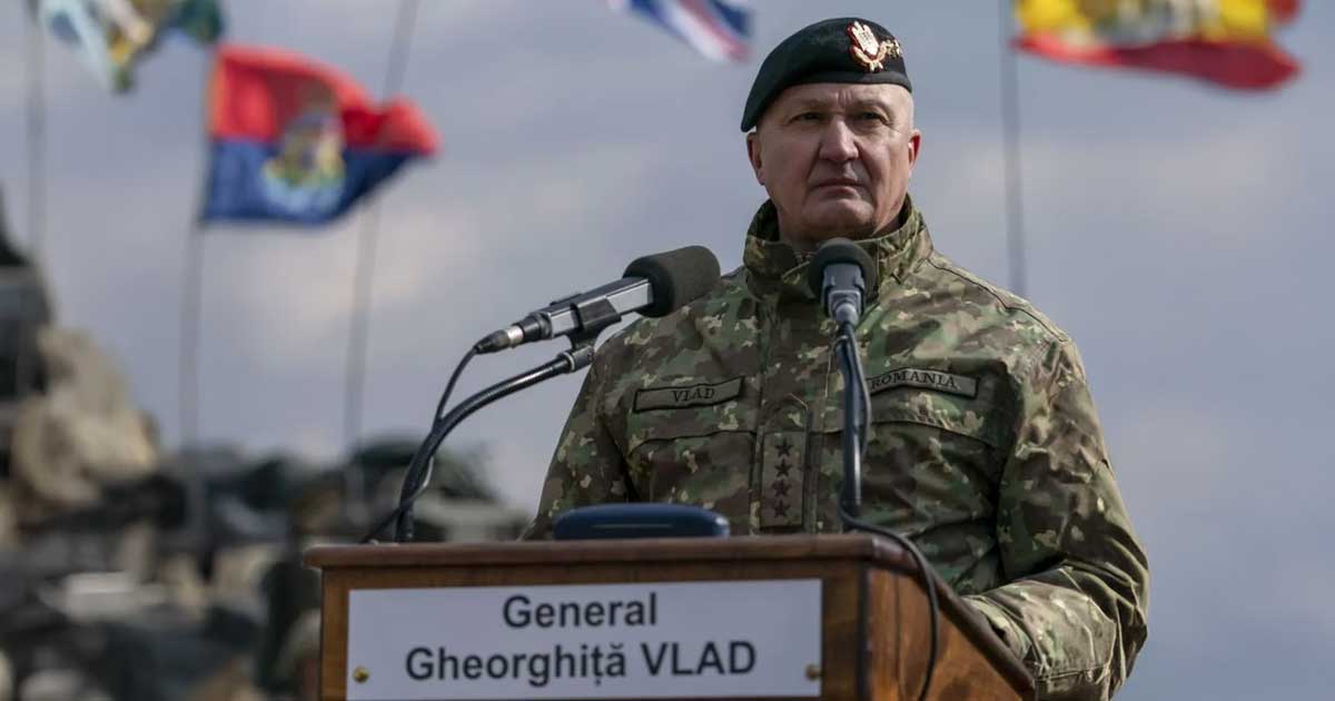 Generalul Gheorghiță Vlad la conferința de presă de la Sibiu alături de comandantul NATO, ianuarie 2026