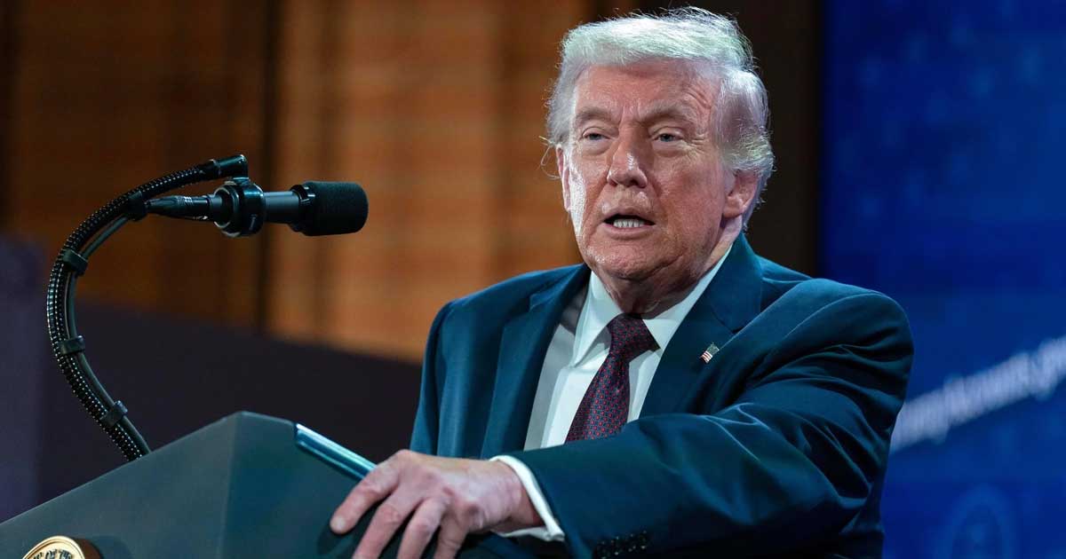 Donald Trump la Casa Albă pe fondul scăderii dolarului american și strategiei 