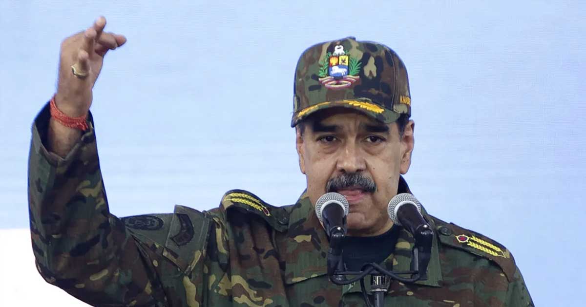 cum l au capturat sua cel mai probabil pe maduro trupele speciale americane si au scos cele mai avansate arme la inaintare 386079 Elicoptere militare americane MH-60 Black Hawk survolând Caracasul în timpul operațiunii speciale de capturare a președintelui Nicolas Maduro, 3 ianuarie 2026