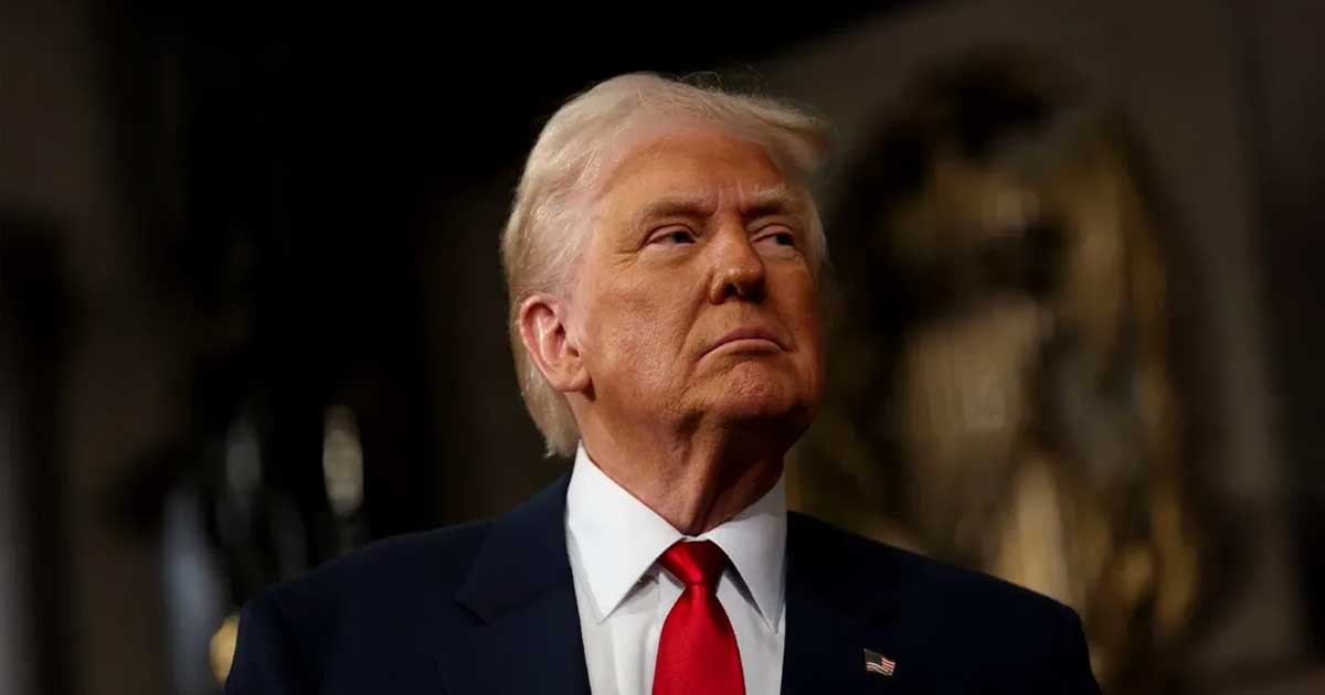 Donald Trump la bordul Air Force One făcând declarații despre intenția SUA de a prelua controlul Groenlandei, ianuarie 2026