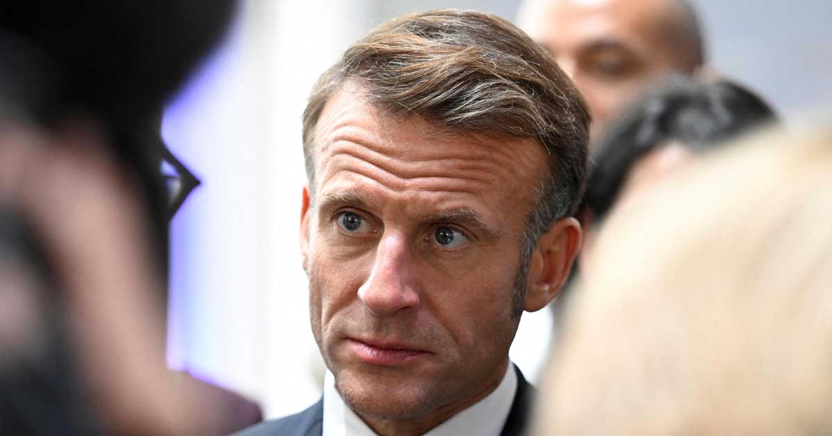 Președintele francez Emmanuel Macron la o reuniune a liderilor europeni, în contextul slăbirii influenței Franței în UE după votul pentru tratatul Mercosur din ianuarie 2026