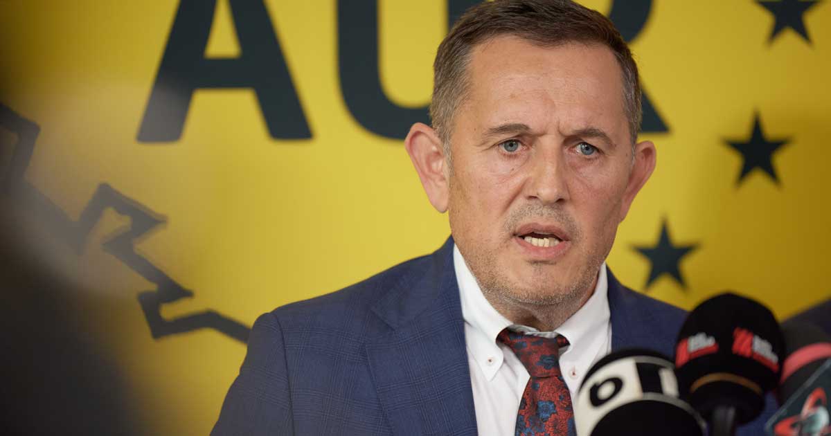 gheorghe piperea il ataca dur pe raed arafat care a cerut initierea unei legi care sa limiteze accesul copiilor la retelele de socializare 453268 Raed Arafat, șeful DSU, propune limitarea accesului copiilor la rețelele de socializare, controversă cu Gheorghe Piperea, ianuarie 2026