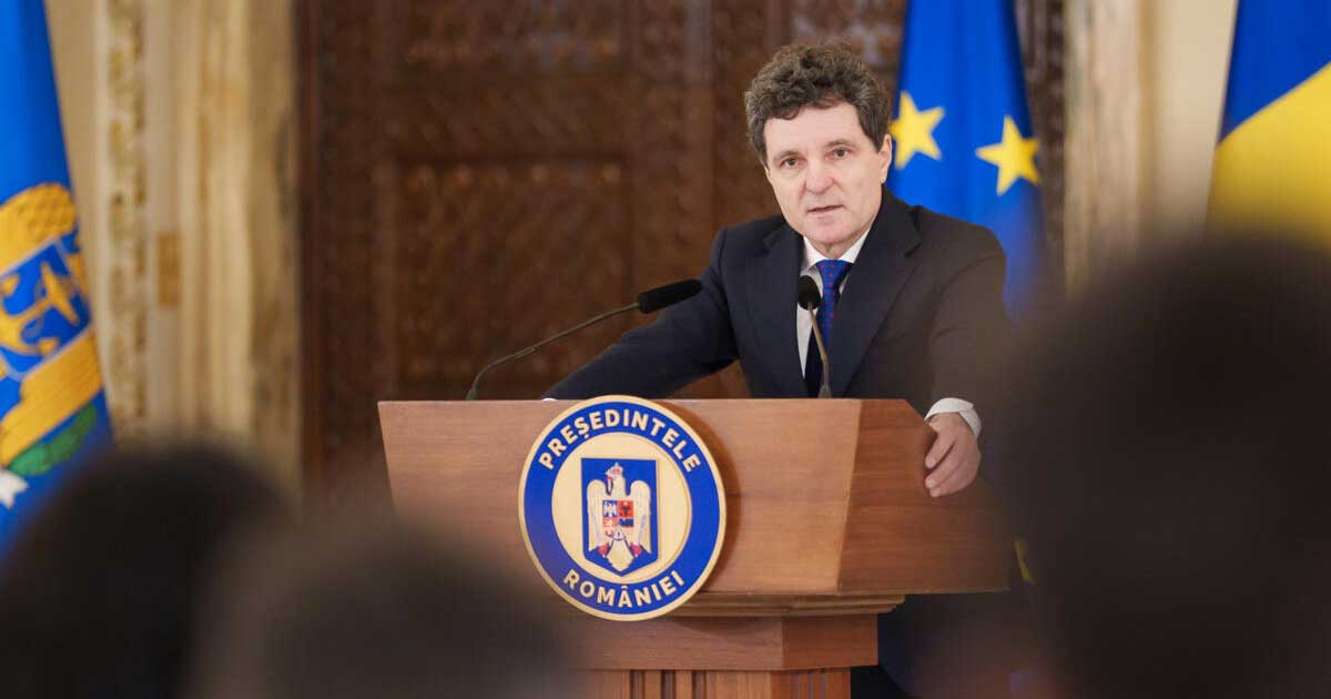 legea care conditioneaza accesul romanilor la propriii bani promulgata de nicusor dan 659654 Nicușor Dan semnează promulgarea legii pensiilor private la Palatul Cotroceni, ianuarie 2026