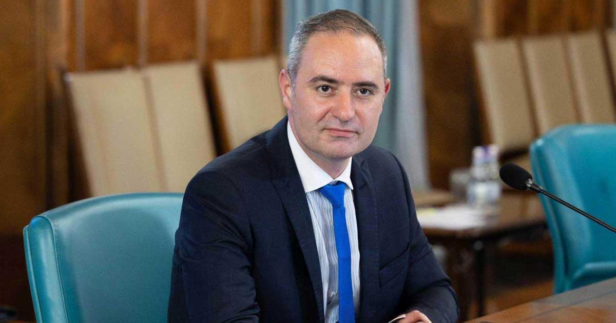 ministrul finan elor vorbeste despre modul in care vor fi distribui i banii din bugetul de stat 799406 Alexandru Nazare, ministrul Finanțelor României, prezintă bugetul de stat pentru 2026 în cadrul conferinței de presă, ianuarie 2026