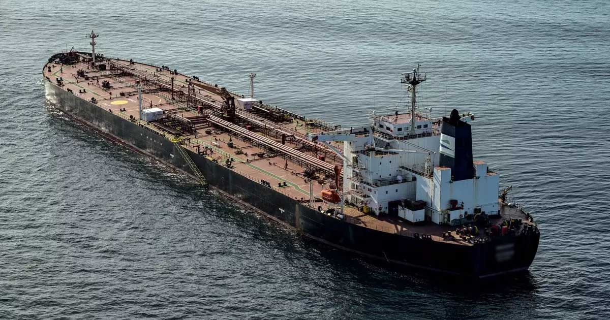 nave militare rusesti escorteaza un petrolier din venezuela urmarit de fortele americane 681712 Navă militară rusească în Atlantic escortând petrolier venezuelean, operațiune militară monitorizată de SUA, ianuarie 2026