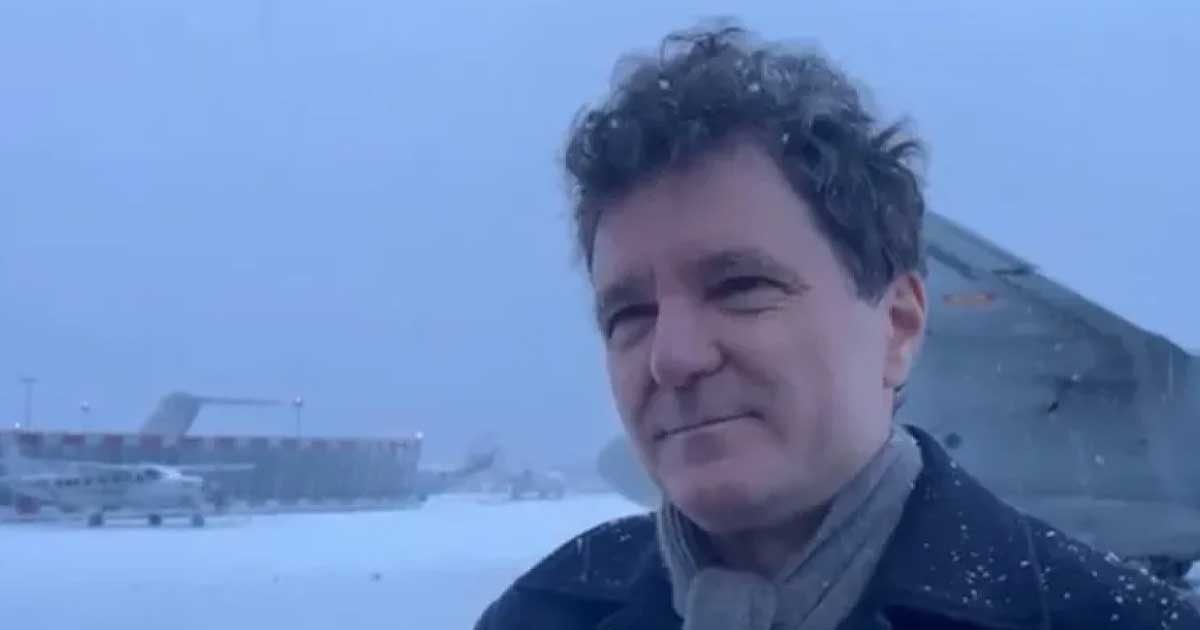 Președintele României Nicușor Dan pe aeroportul din Paris, blocat din cauza ninsorilor abundente, ianuarie 2026