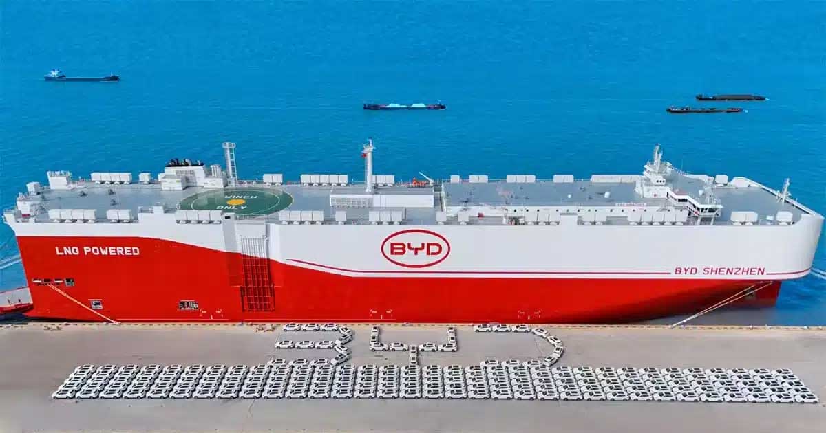 pret minim in europa la masinile electrice ue pregateste alternativa la tarifele pentru china 313395 Mașini electrice chinezești la un eveniment auto internațional, în contextul negocierilor UE-China privind tarifele și prețurile minime de import din ianuarie 2026