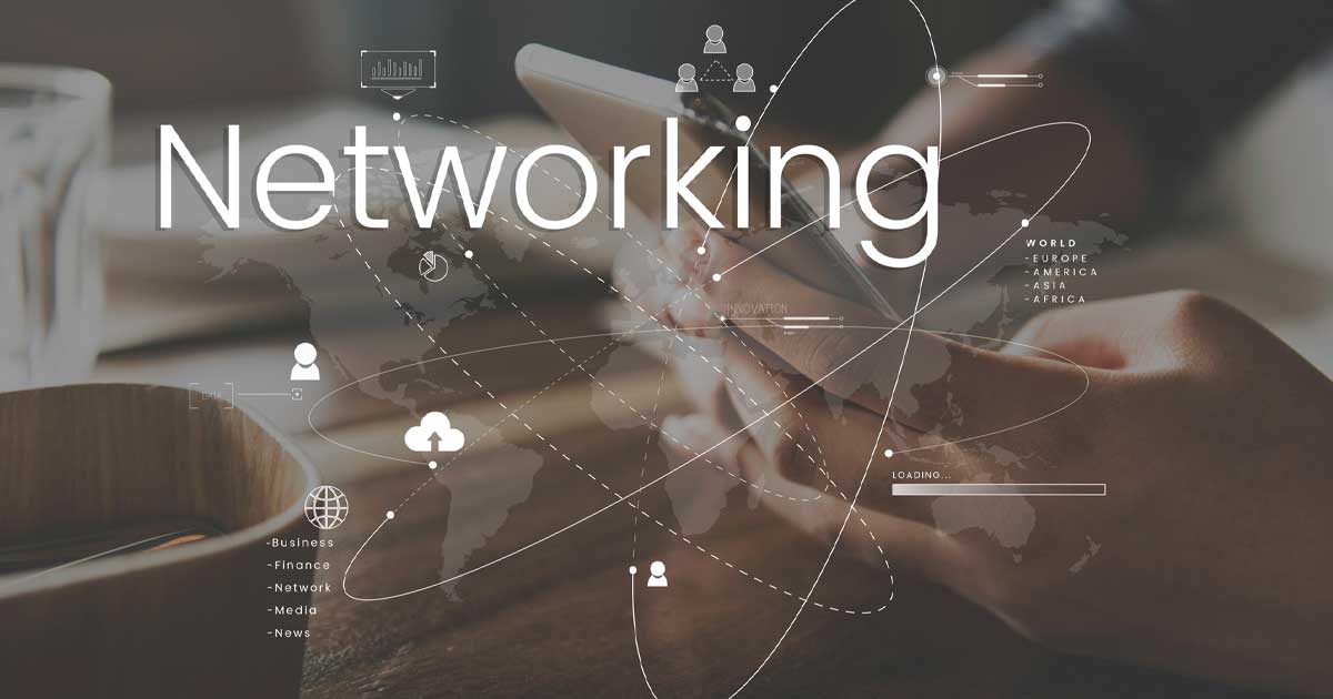 Diagramă comparativă între protocoalele IPv4 și IPv6, ilustrând tranziția către noul standard internet, 2026