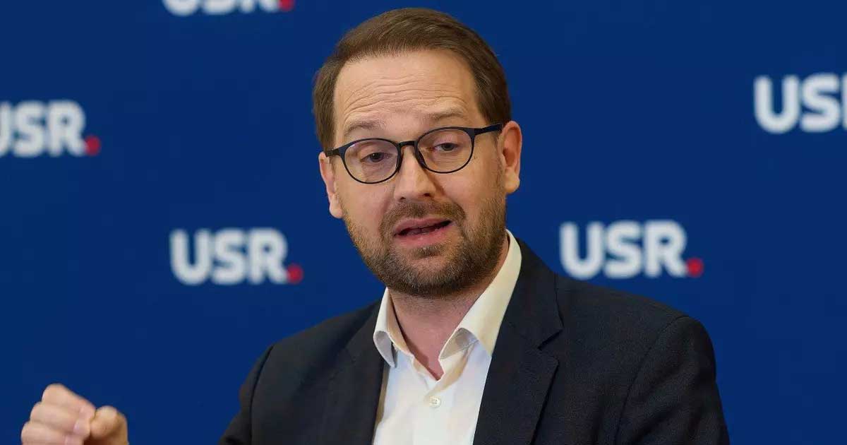 Dominic Fritz, președintele USR, prezentând propunerile de reformă a statutului partidului în cadrul ședinței Comitetului Politic, ianuarie 2026