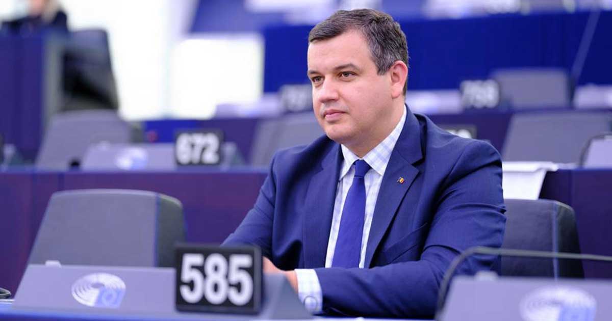 consilierul lui nicusor dan explica de ce participa romania la consiliul pacii initiat de trump 715949 Președintele Nicușor Dan și consilierul prezidențial Eugen Tomac la eveniment diplomatic privind Consiliul Păcii de la Washington, februarie 2026