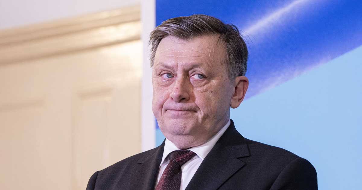 crin antonescu il desfiinteaza pe ilie bolojan 683354 Crin Antonescu, fost lider PNL și candidat la alegerile prezidențiale, în timpul unui eveniment politic, februarie 2026