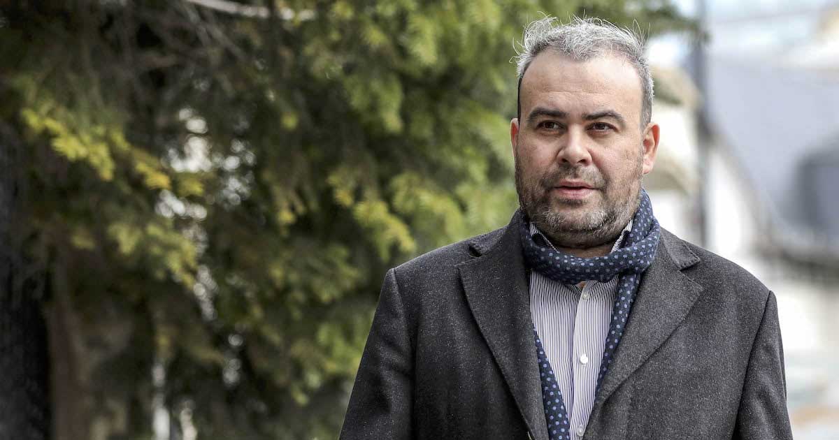 darius valcov a ramas tablou in spatele gratiilor operele sale sunt scoase la licitatie 623881 Darius Vâlcov, fostul ministru al Finanțelor condamnat pentru corupție, în timpul unui eveniment oficial înainte de arestare, februarie 2026