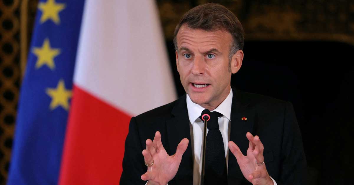 Emmanuel Macron la conferință de presă în februarie 2026, avertizând asupra politicii anti-europene a administrației Trump și a necesității reformelor economice în UE