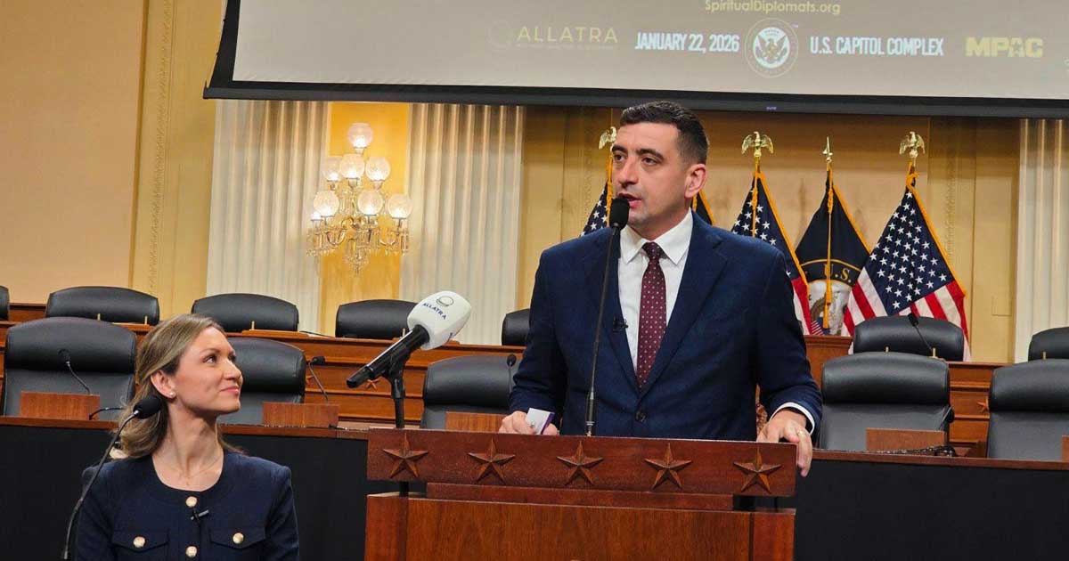 George Simion susține conferință de presă la Parlament solicitând alegeri anticipate după publicarea raportului Congresului SUA, februarie 2026