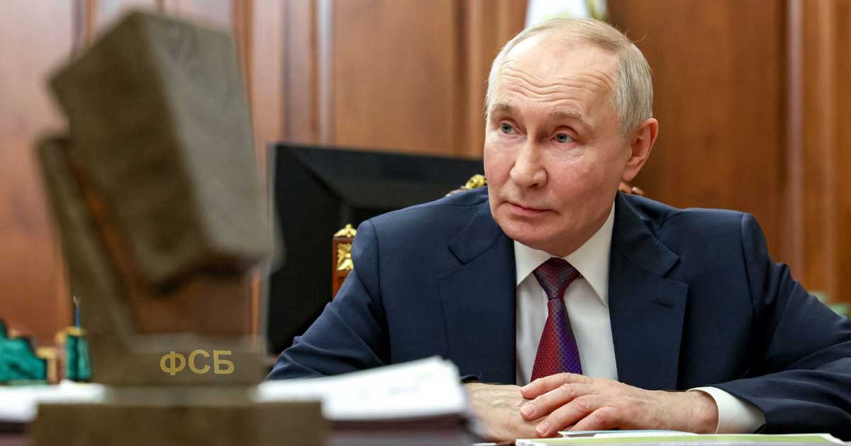 Vladimir Putin semnează lege care acordă FSB control asupra telecomunicațiilor mobile în Rusia, februarie 2026