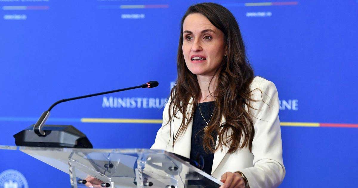 Ministrul Afacerilor Externe Oana Țoiu face declarații despre măsurile luate pentru protejarea cetățenilor români din Israel și Iran, februarie 2026
