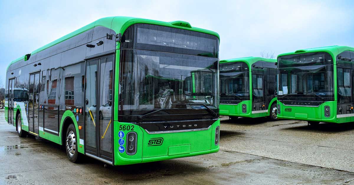 pmb cele 22 de troleibuze cu autonomie au ajuns in tara 282813 Troleibuze Yutong U12 cu autonomie garate la Ciolpani, primele din Europa livrate în București, ianuarie 2026