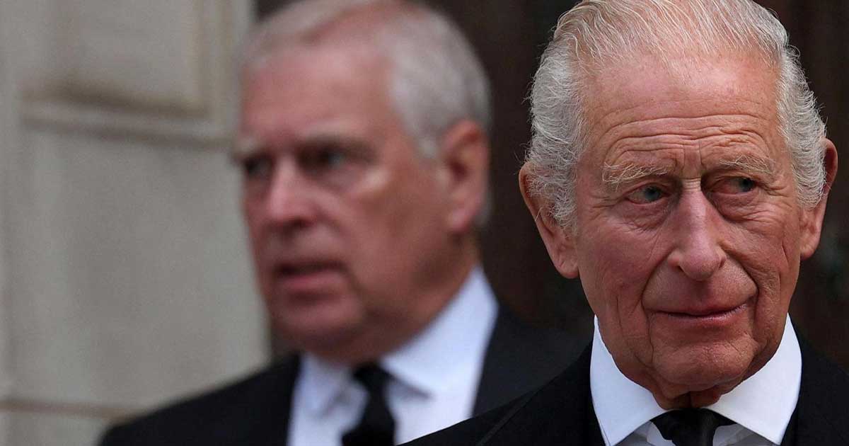 regele charles ar fi o rusine fara margini pentru familia regala printul andrew 635725 Prințul Andrew Mountbatten-Windsor la un eveniment oficial, în contextul anchetei poliției britanice privind transmiterea de informații secrete, 2026