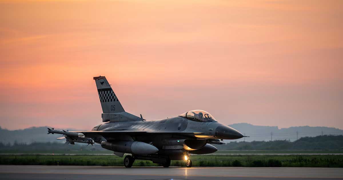 Avioane de luptă F-16 Fighting Falcon de la Baza Aeriană Feteşti ridicate pentru poliție aeriană după atacuri rusești la granița cu România, februarie 2026