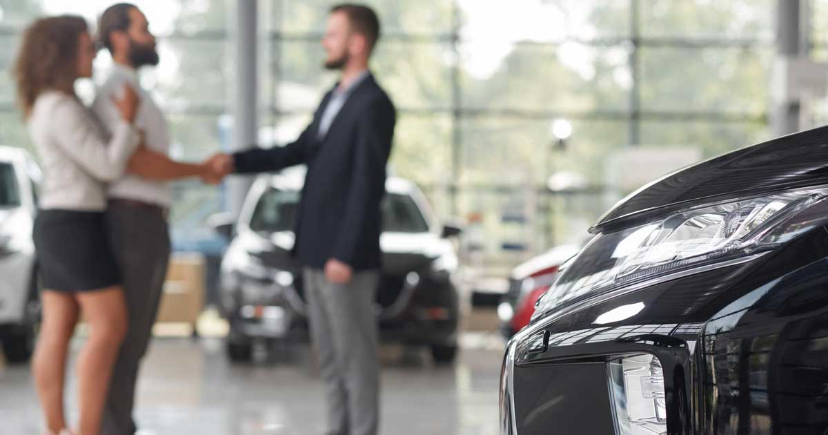semnal de criza in europa piata auto intra pe rosu romania prabusire dramatica a vanzarilor 366067 Showroom auto cu mașini noi în România, piața auto în scădere ianuarie 2026, înmatriculări în declin dramatic